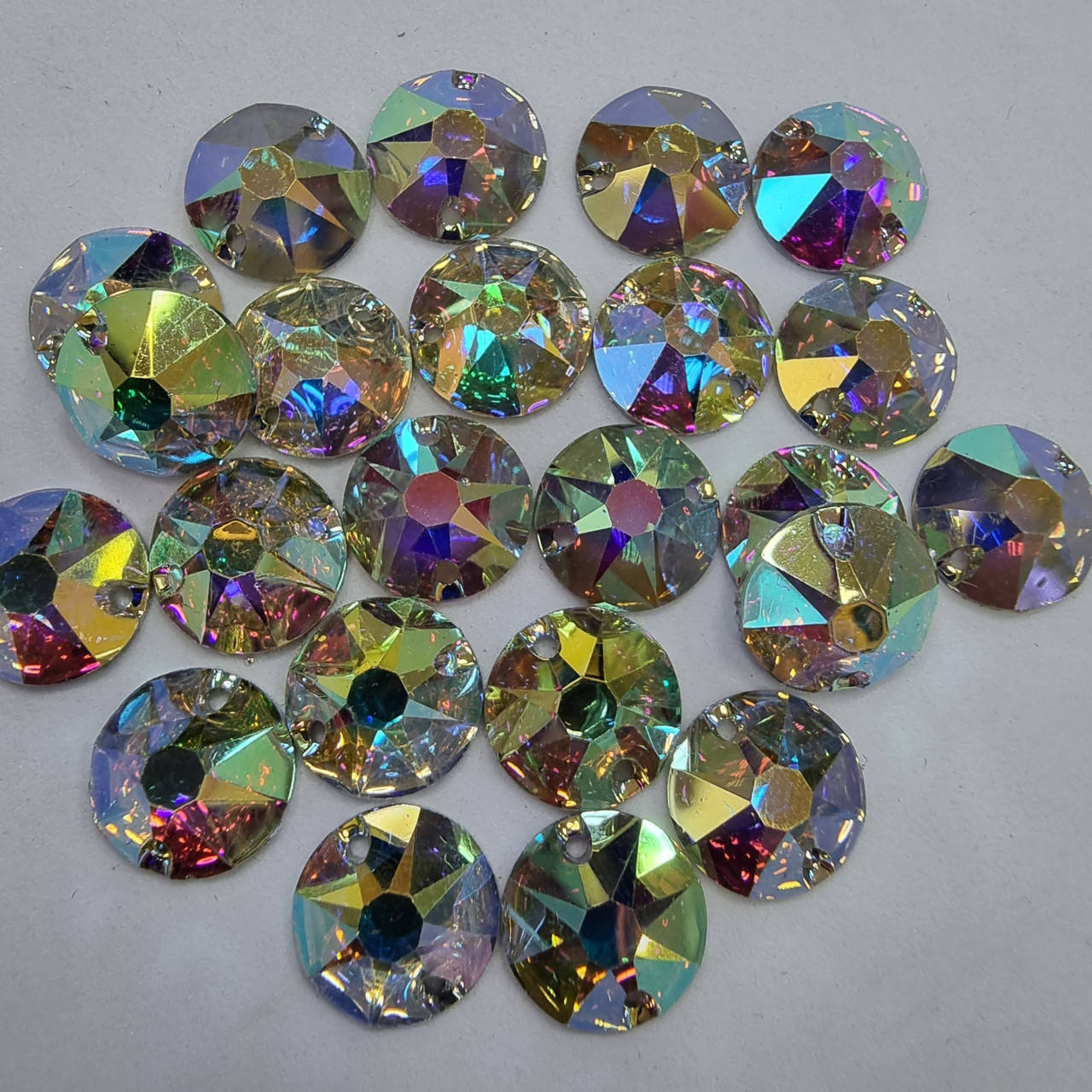 

Стразы пришивные Круги 8мм. 16 граней Акрил Crystal AB
