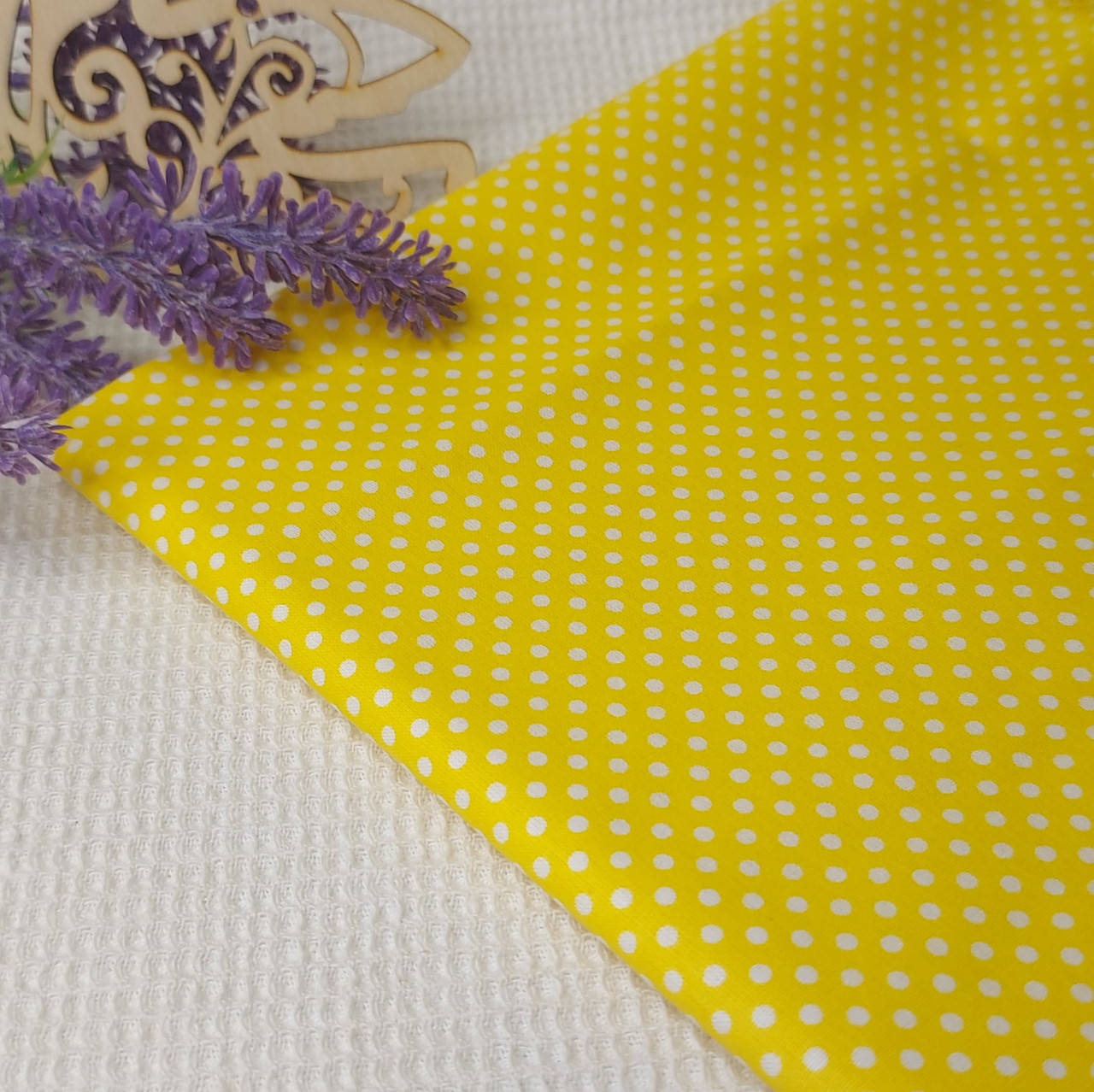 

Отрез ткани "Густой горошек белый на желтом фоне" 2,5 мм, 45*50 см