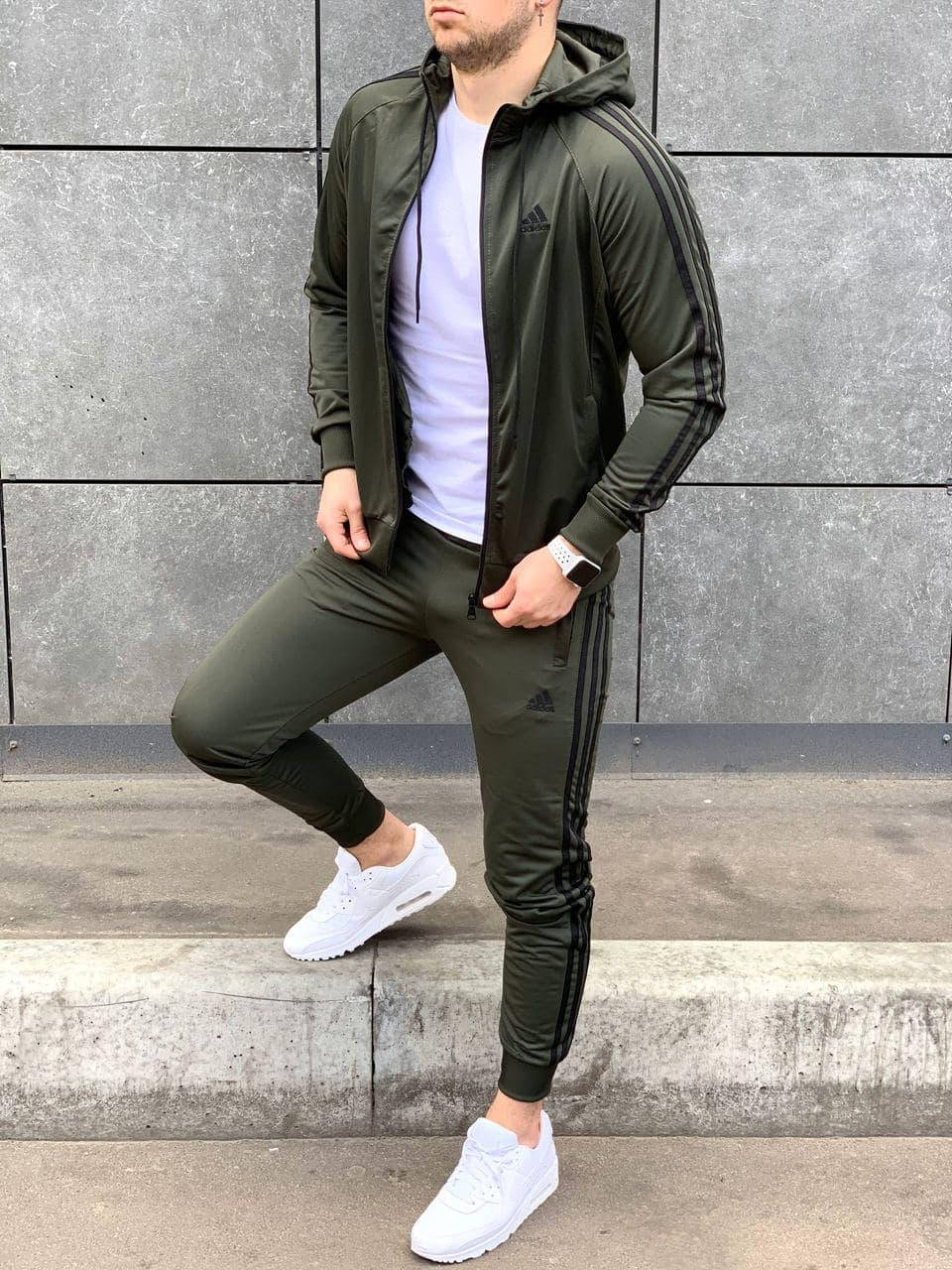 

Мужской спортивный костюм Adidas Адидас с капюшоном хаки с полосами