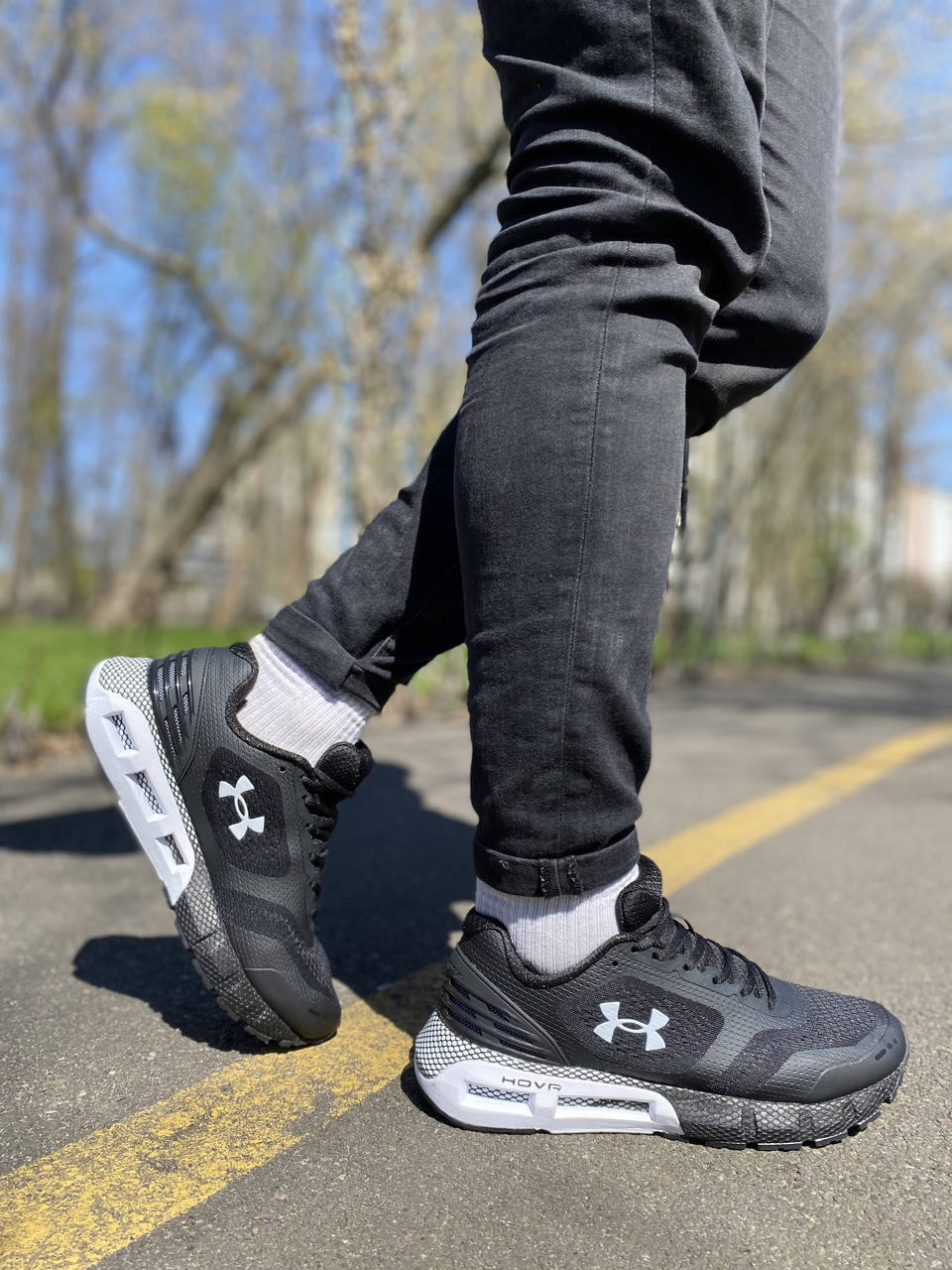 

Кроссовки мужские under armour hovr андер армор ховр, Черно-белый