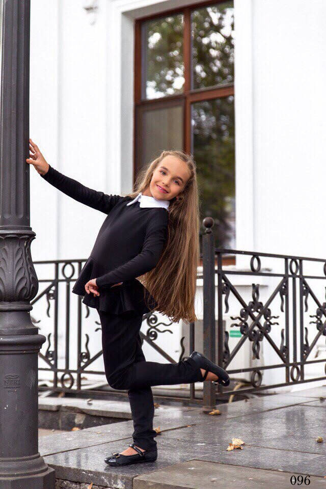 

Костюм школьный для девочки франц трикотаж 128,134,140,146