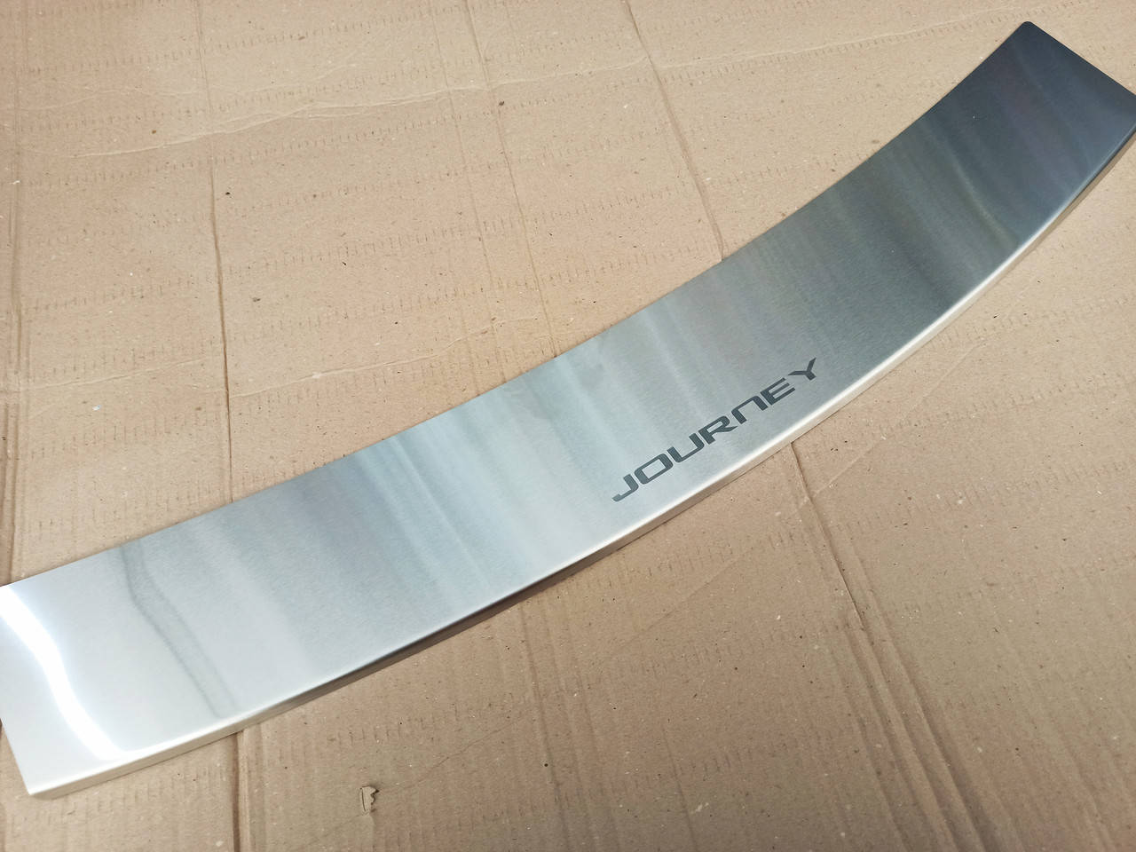 

Накладка на задний бампер с загибом Dodge Journey