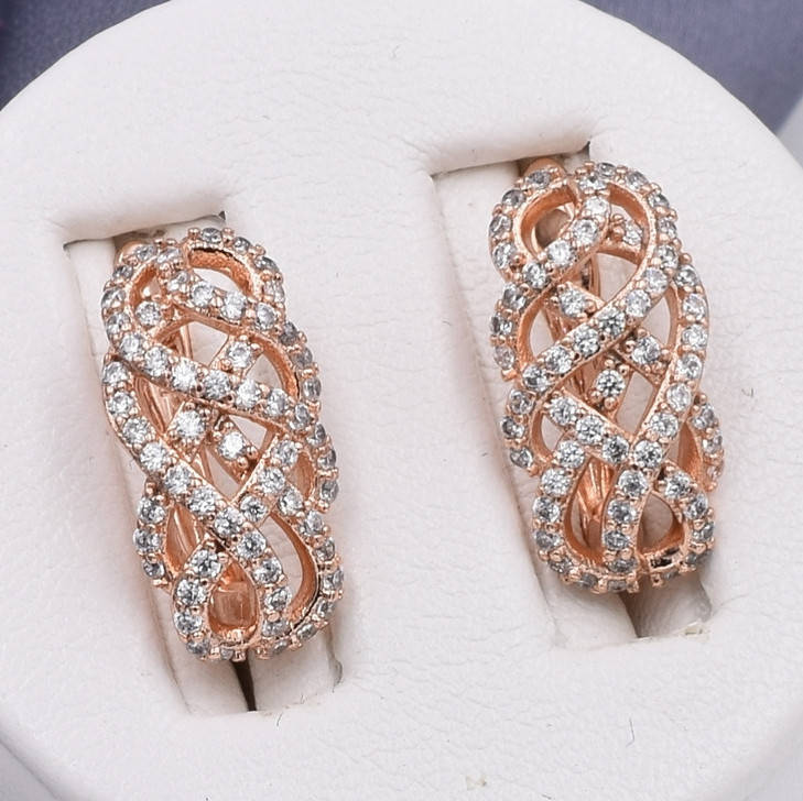 

Серьги Xuping 30256 размер 17х9 мм белые фианиты вес 3.1 г позолота РО