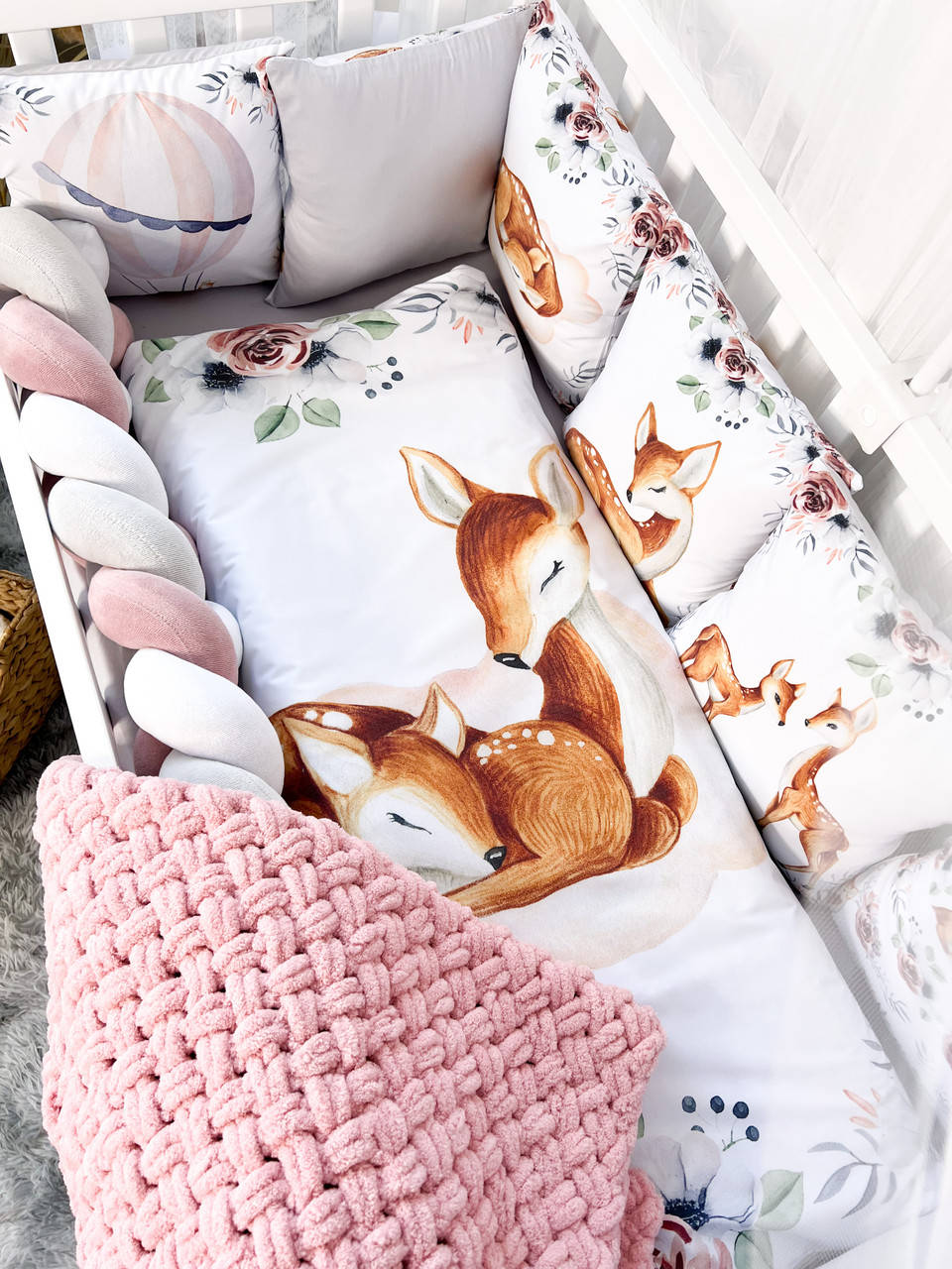 

Комплект в детскую кроватку «Оленята в сером цвете»