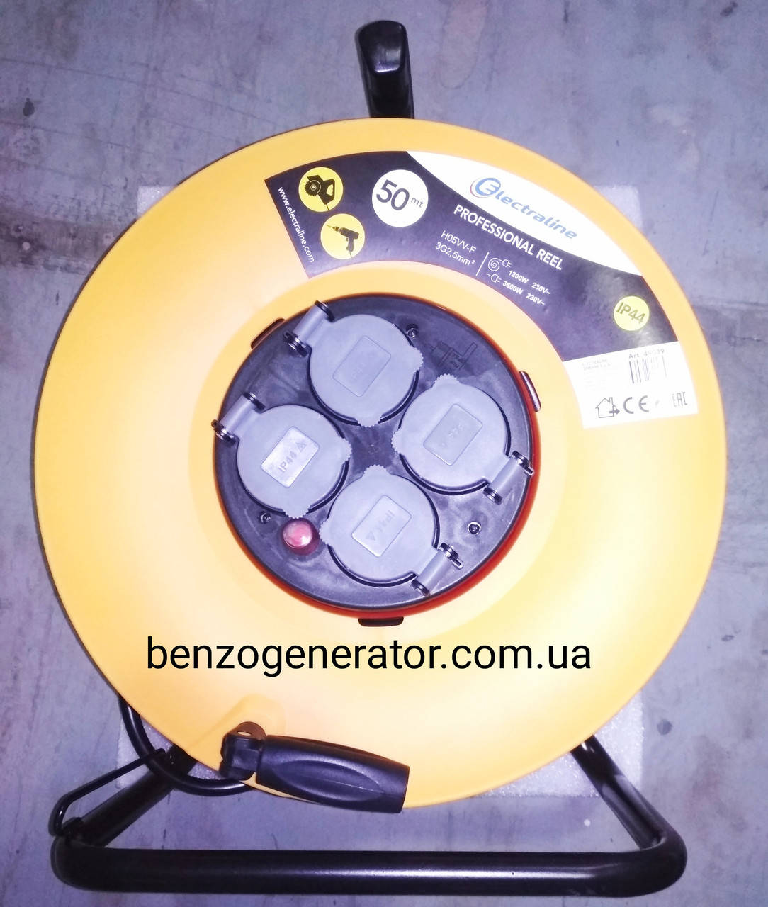 

Удлинитель на катушке Electraline 49039, 50 м, 3х2.5 мм, кабель H05VV-F, 4 розетки