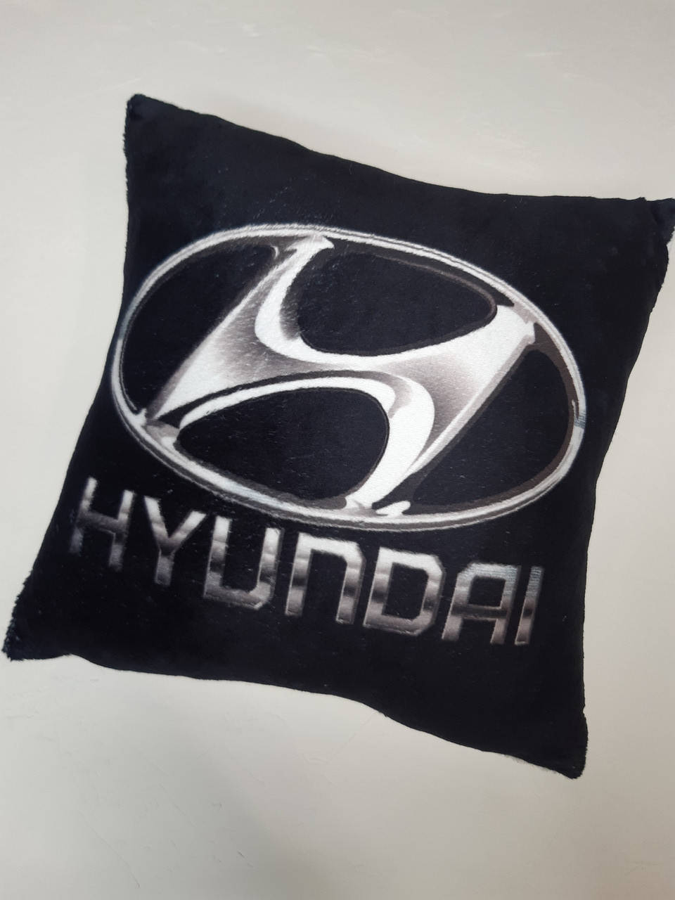 

Подушка автомобильная, плюшевая Hyundai, Черный