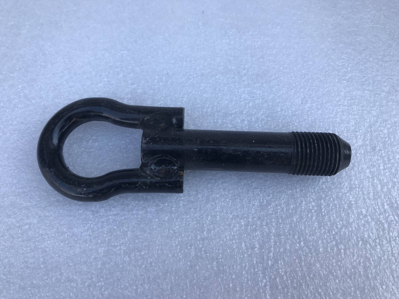 

Буксировочный крюк на Toyota Aygo 2005-2014 (Тойота Айго 1 поколения)