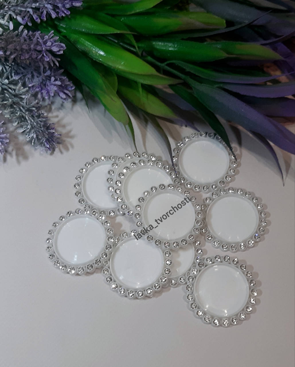 

Пластикові кришечки білий