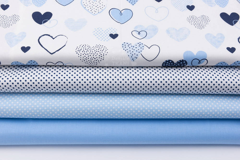 

Набор тканей 40*40 см из 4-х шт "Нарисованные голубые сердечки" №194