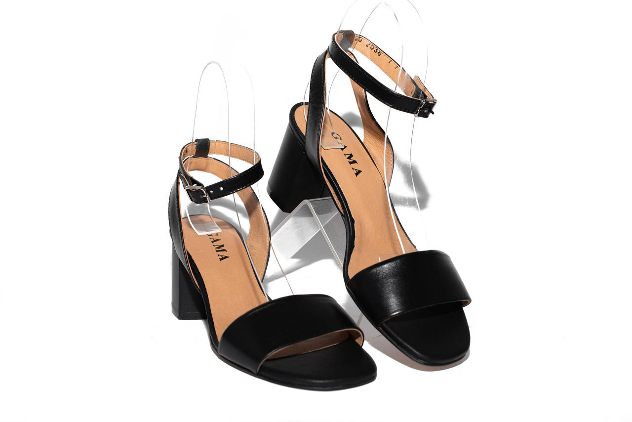 

Женские босоножки на каблуке Gama