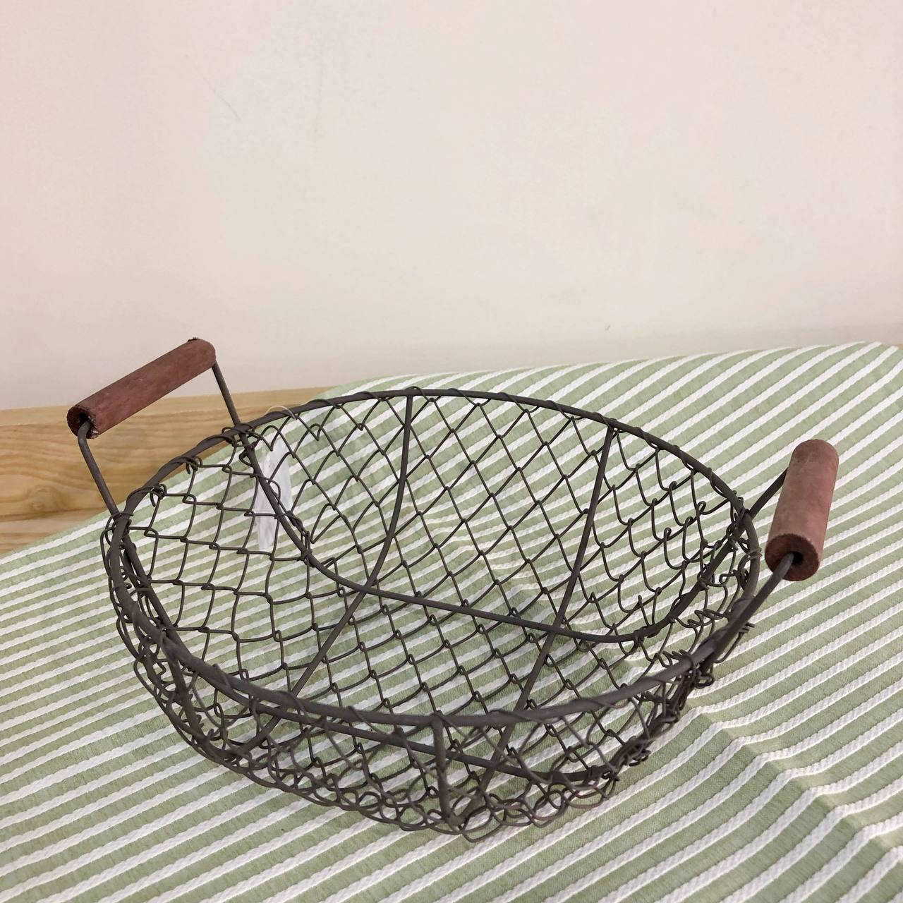 

Корзинка металлическая (24 х 21 х 12.5 см)