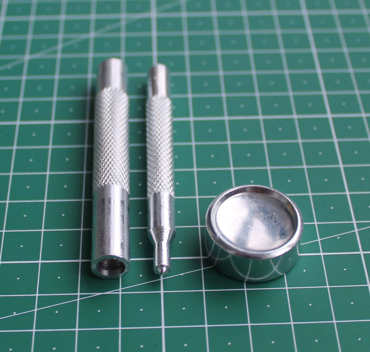 

Ручная установка кнопки Альфа 15мм