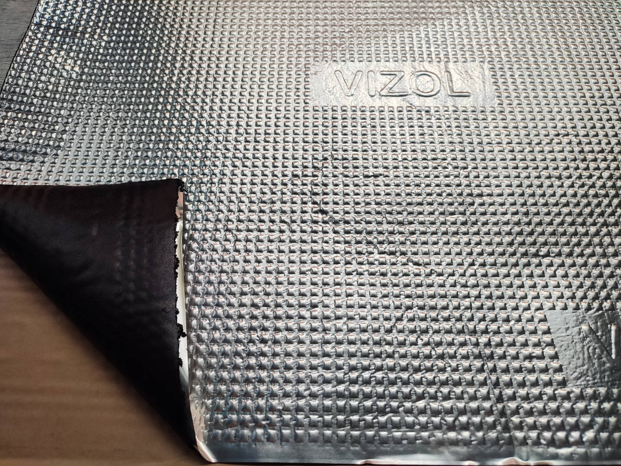 

Віброізоляція VIZOL 1.3 мм (розмір 50х70 см) уп.-25шт