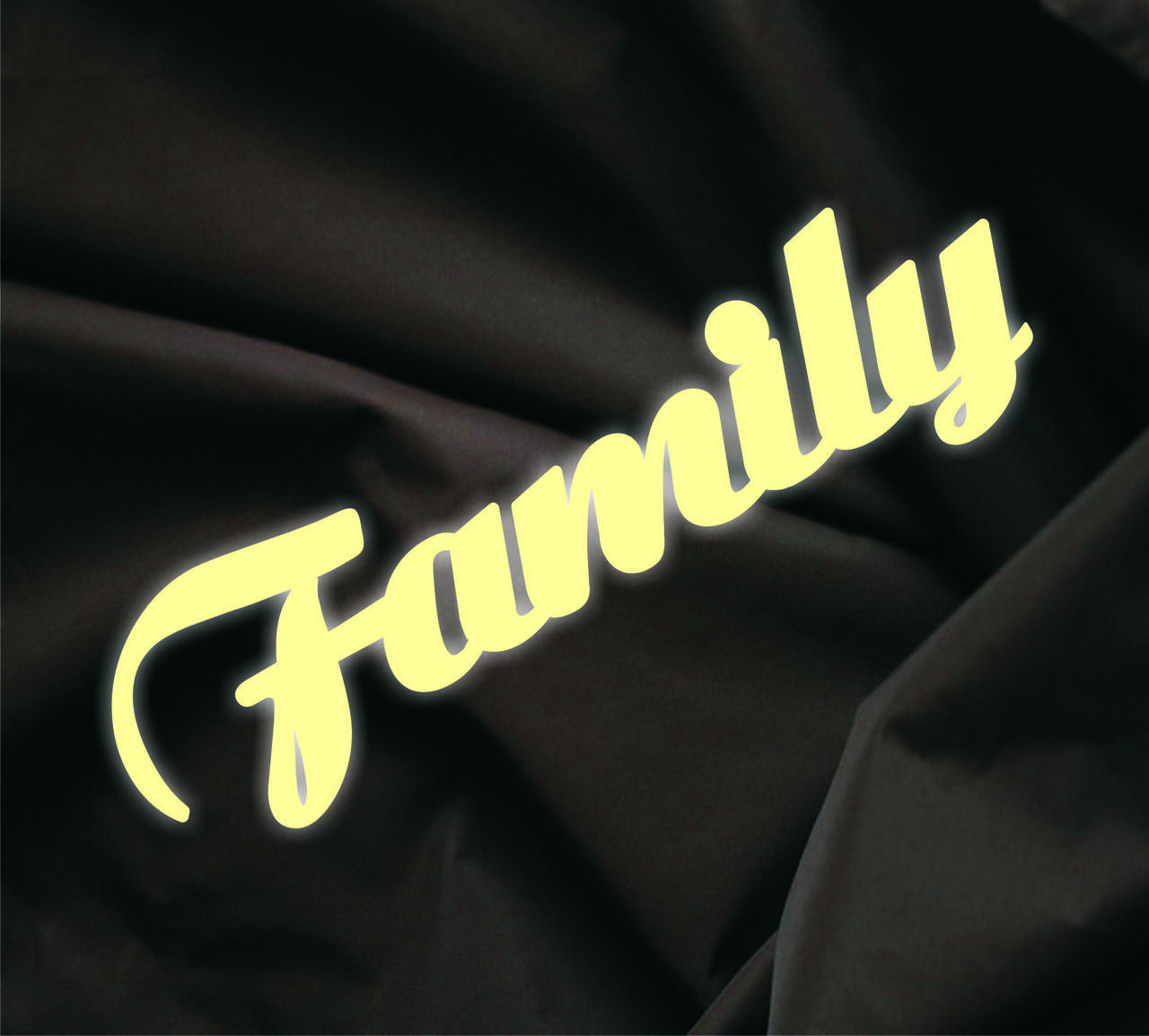 

Объемная надпись Family