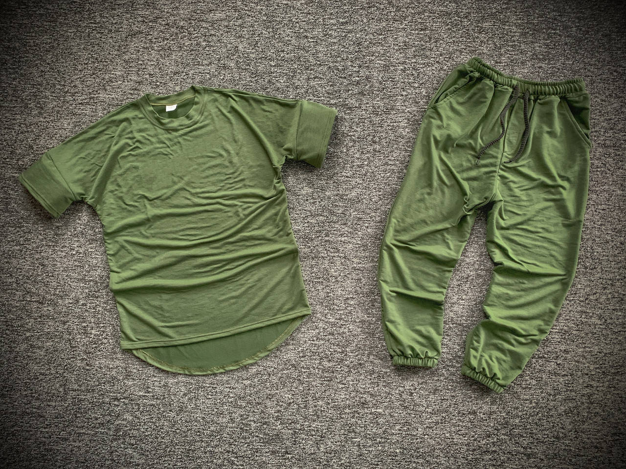 

Костюм мужской зеленый Boss | Комплект летний футболка, штаны ЛЮКС качества