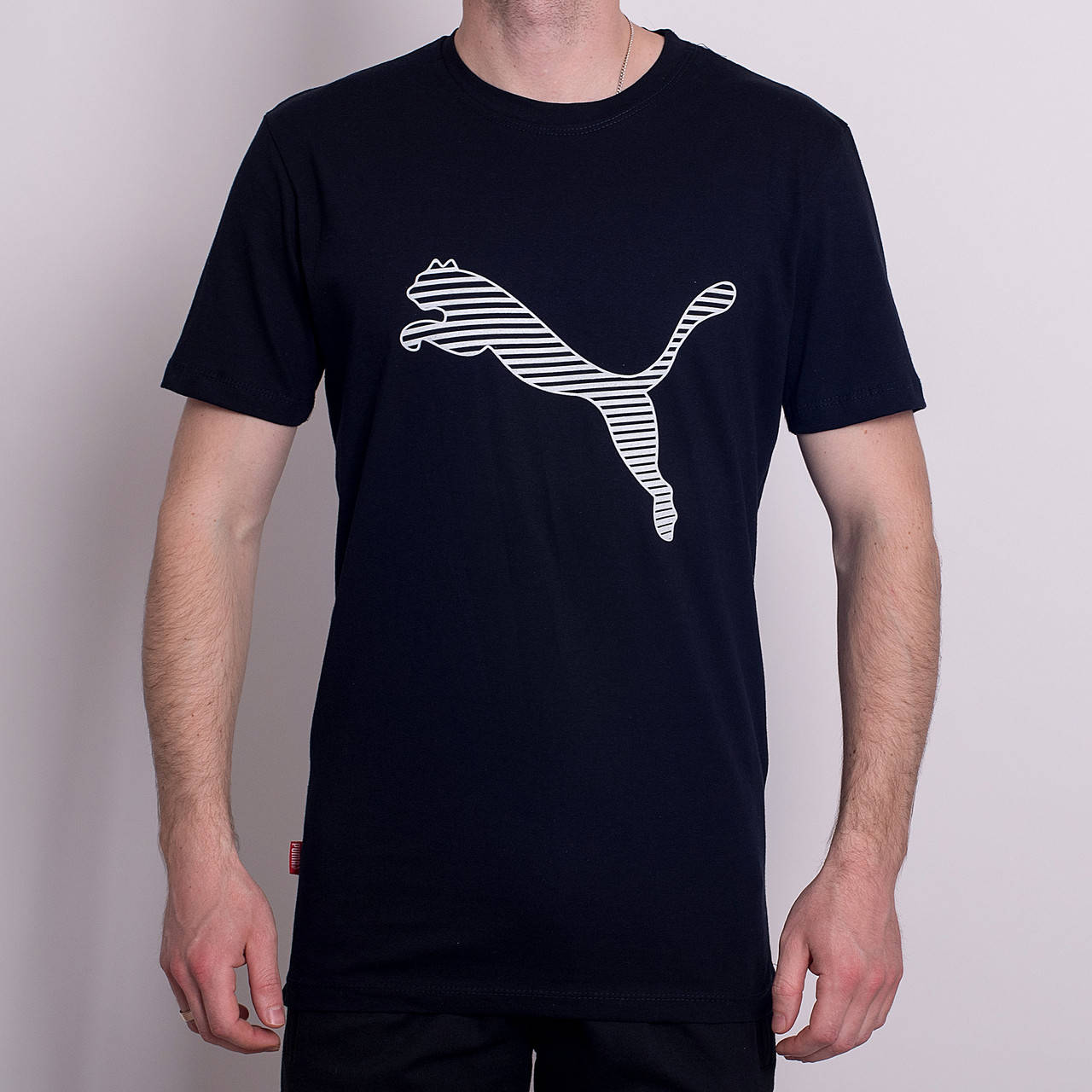 

Чоловіча спортивна футболка PUMA, темно-синього кольору