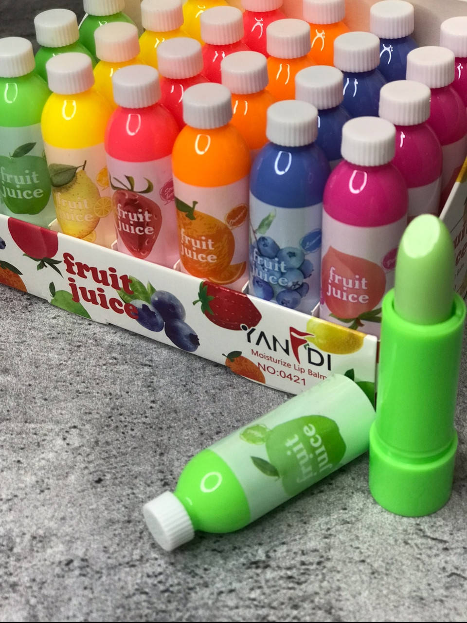 

Гигиеническая помада для губ проявляющаяся Fruit Juice