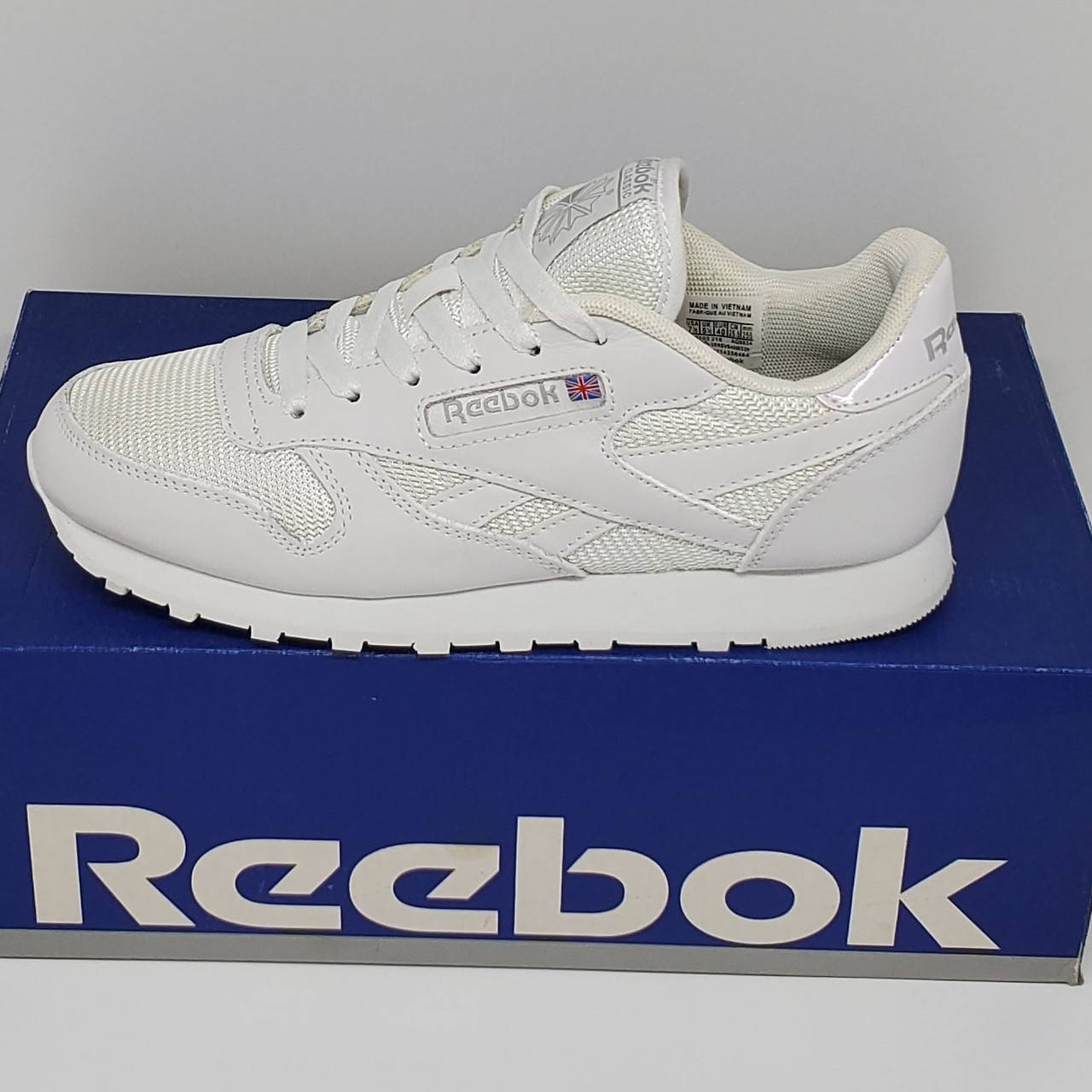 

Кроссовки женские кожаные белые Reebok, Белый