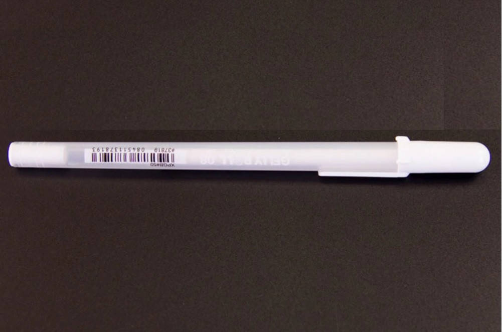 

Белая Ручка Сакура Sakura Gelly Roll Medium 08 Белые гелевые чернила 0,4 мм Белый