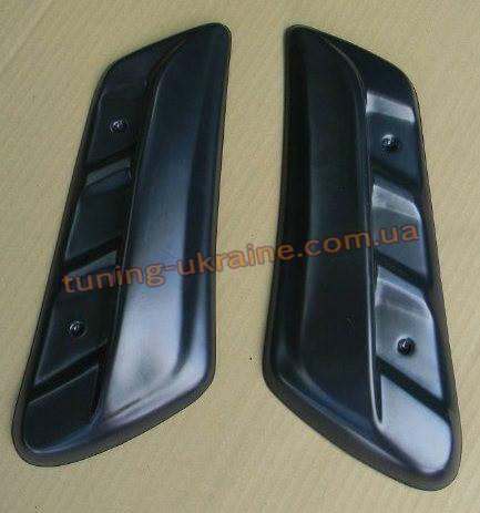 

Накладки на задние стойки на ВАЗ 2131 уши нива 2121 тайга урбан