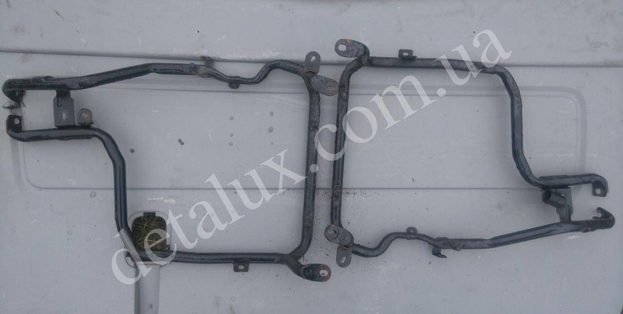 

Кронштейн крепления воздушного фильтра на Renault Trafic, Opel Vivaro, Nissan Primastar, Рено Трафик, Опель