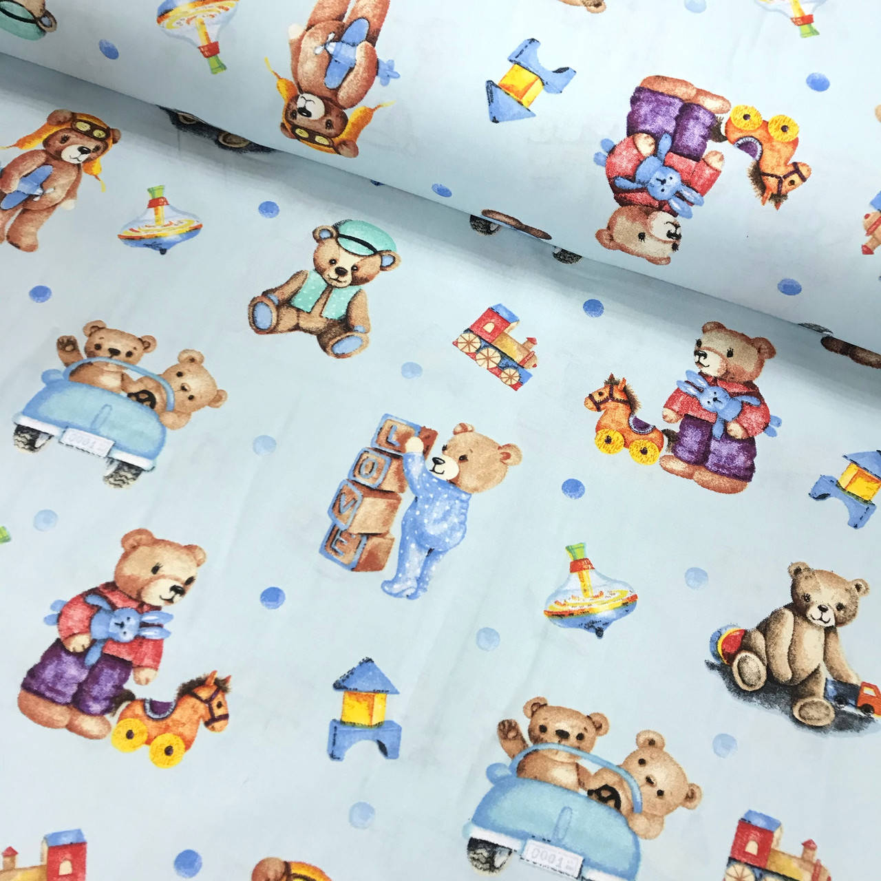 

Хлопковая ткань Польская, мишки с игрушками с голубым горошком на голубом (H-0001), Разные цвета