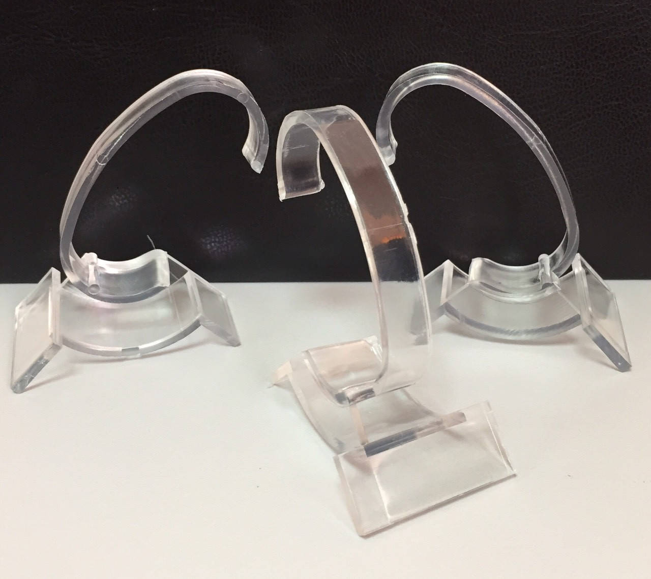 

Подставка для наручных часов прозрачная