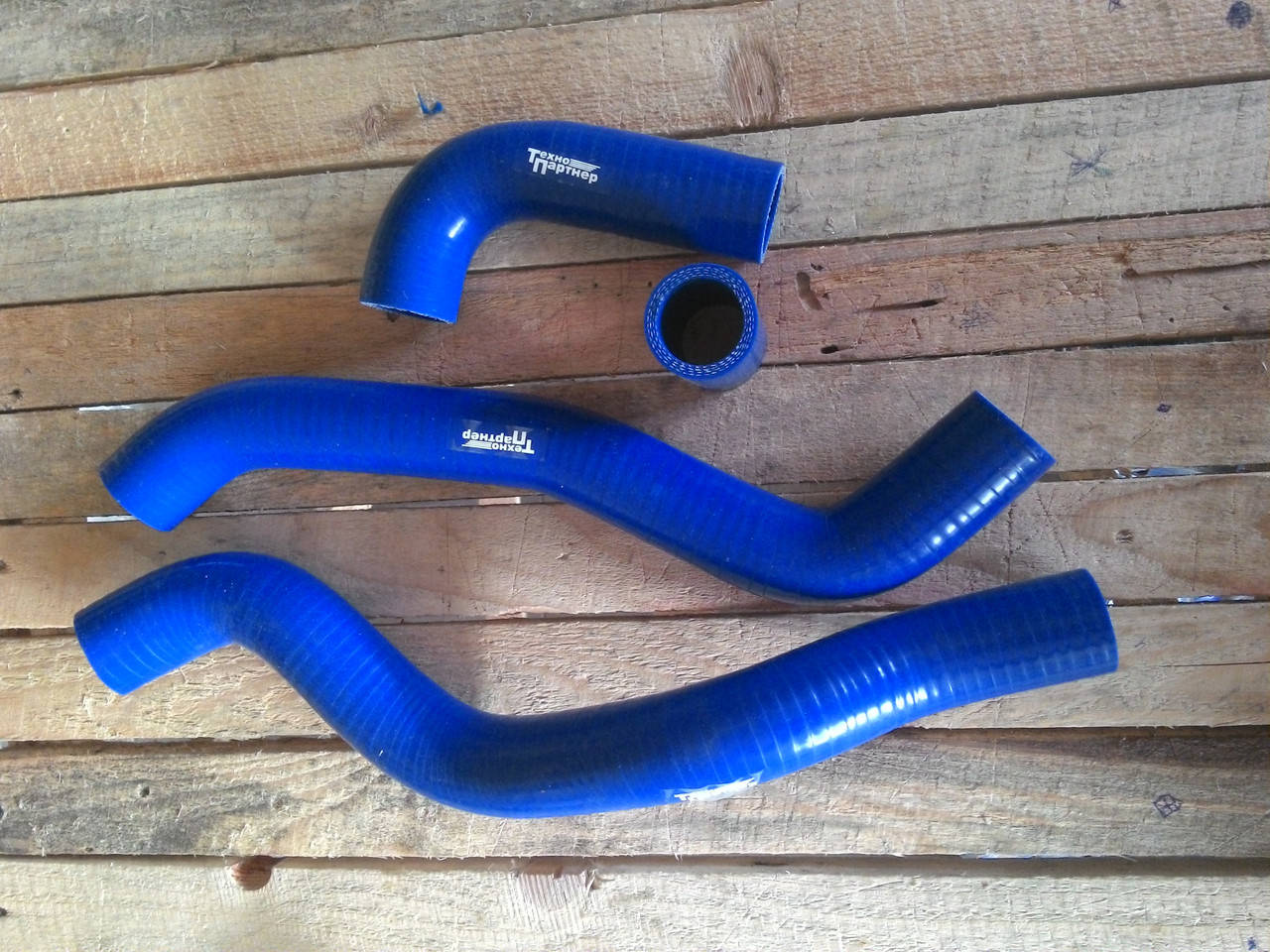 

Силиконовые патрубки радиатора ВАЗ 2108, 2109, 21099, 2113, 2114, 2115 (инжектор) к-кт 4 шт.