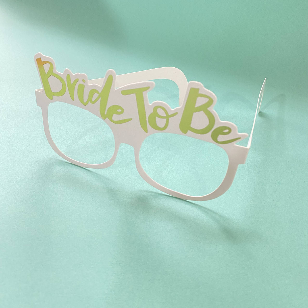 

Очки на девичник Bride To Be белые, бумажные