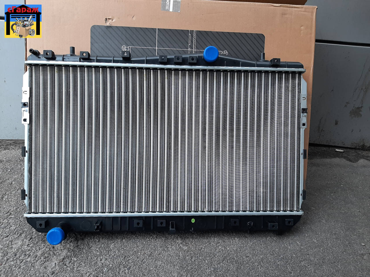 

Радиатор охлаждения CHEVROLET REZZO; DAEWOO TACUMA 2000- (1.6/1.8/2.0)