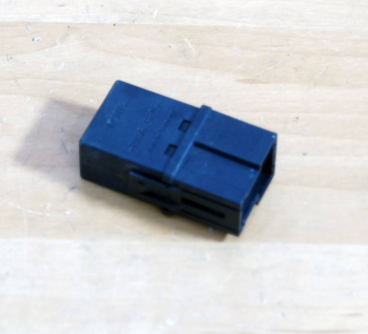 

Реле Вольво S40/V40. MB 953382. Б.У