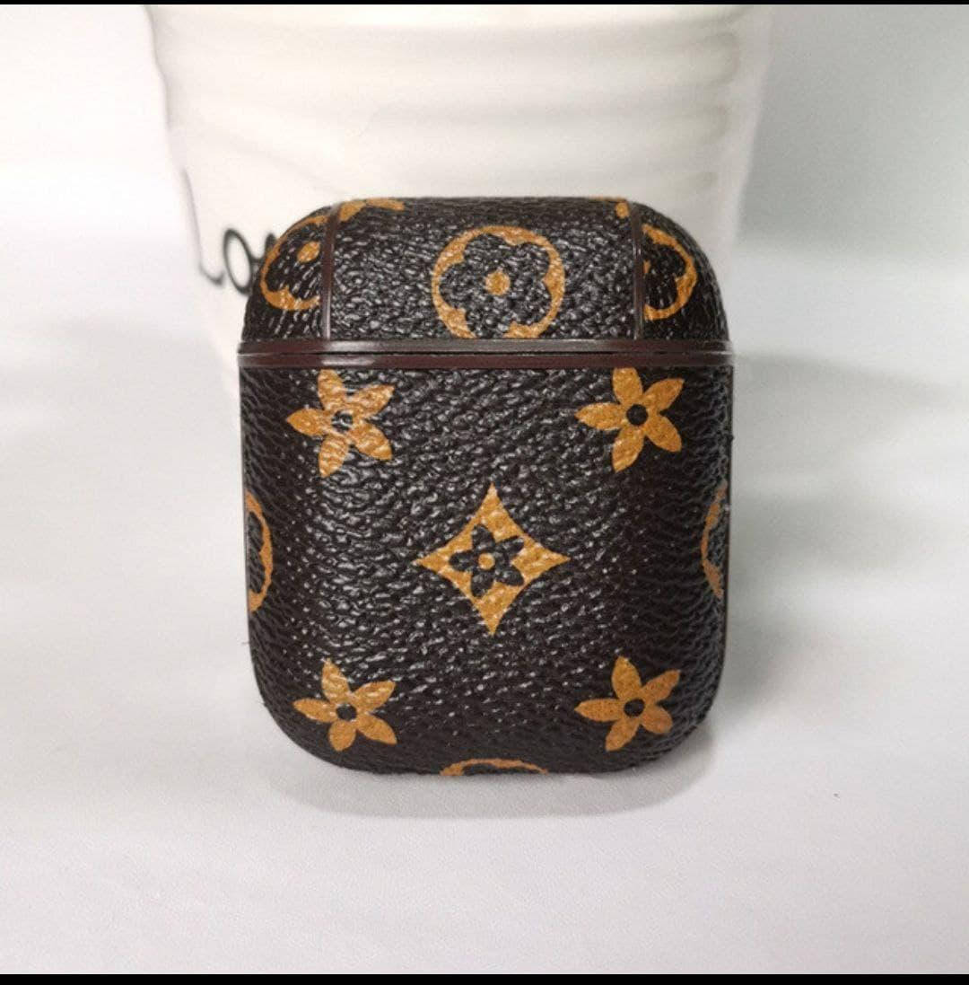 

Чехол Louis Vuitton для наушников AirPods + карабин
