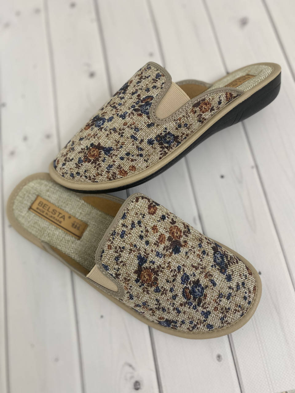 

Женские тапочки Белста 37,38,40. размер в размер.Невысокая танкетка,натуральный мех, Бежевый