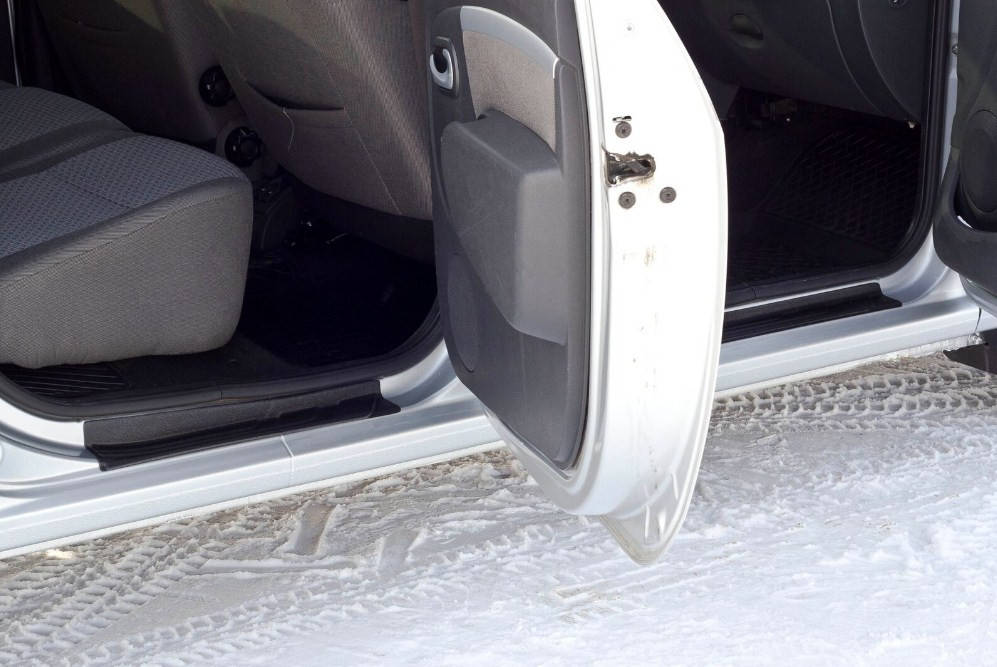 

Накладки на внутренние пороги дверей (4 шт.) Lada (ВАЗ) Largus 2012+ Лада Ларгус