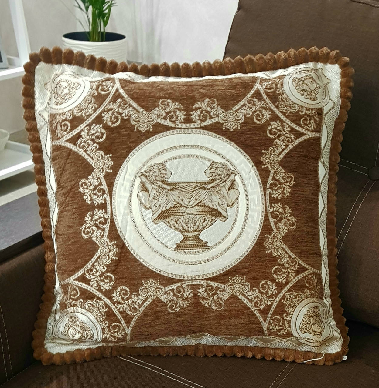 

Декоративная гобеленовая наволочка с велюром, Разные цвета