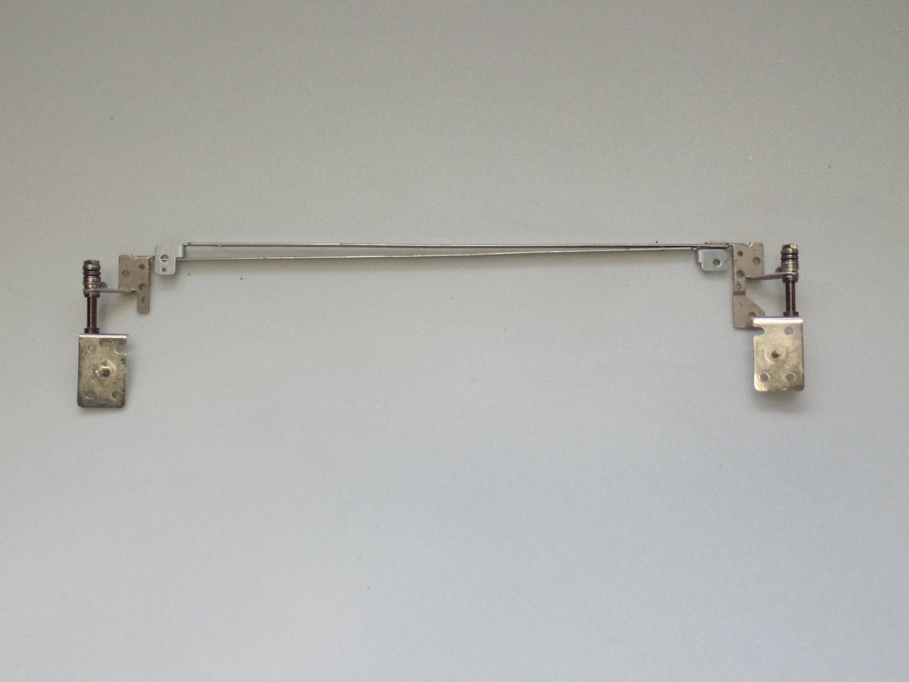 

Петли ноутбука Lenovo V570, B570, V575, B575, V570C (33.4IH16.XXX + 33.4IH17.XXX), новые