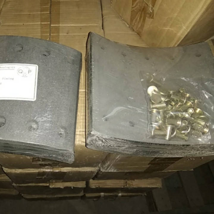 

Тормозные накладки полуприцепа BPW SAF 420x180 стд 17мм с заклепками (WVA19032) QSP-M