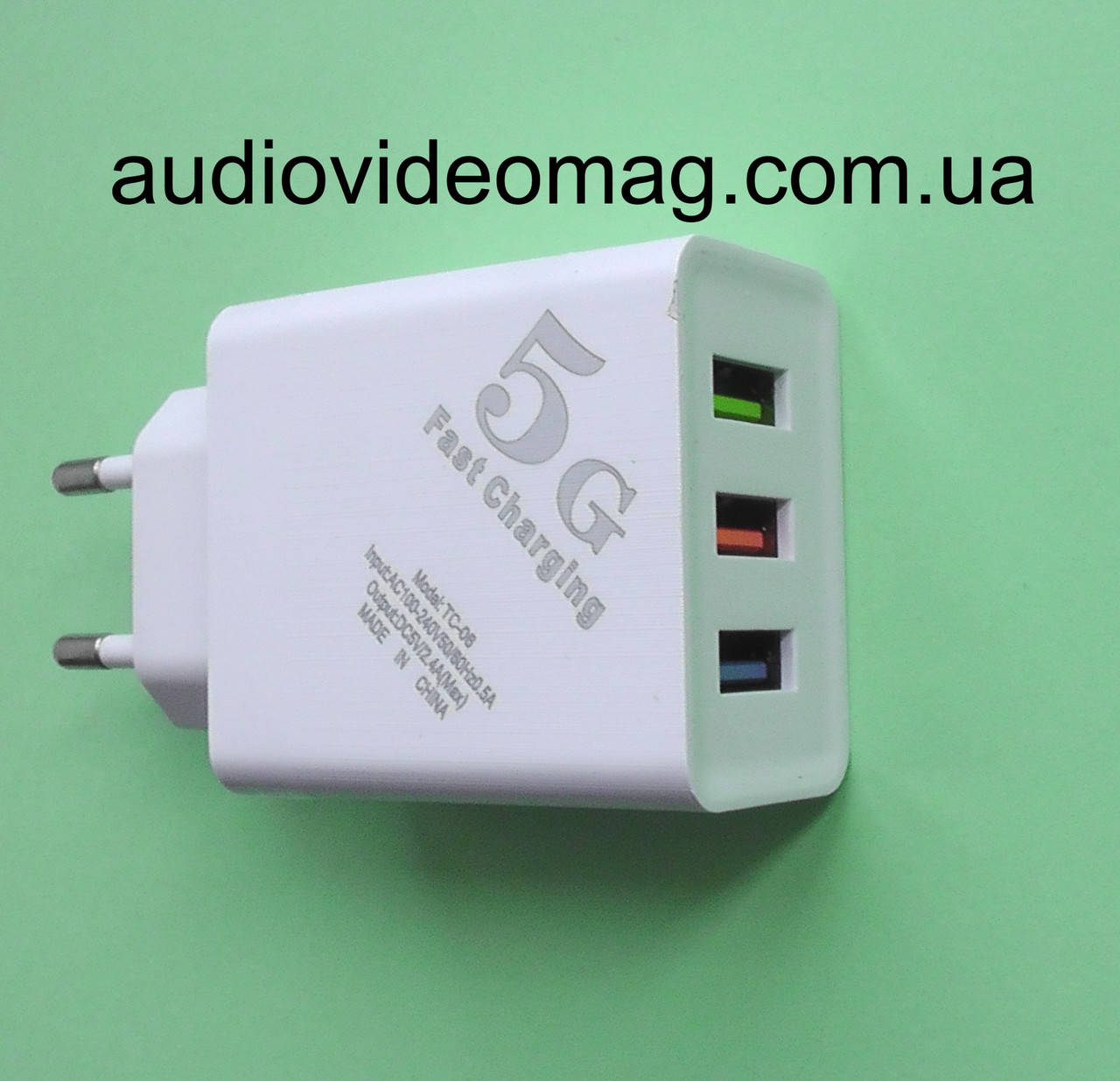 

Блок питания ТС06 5V 2A три гнезда USB, Черный