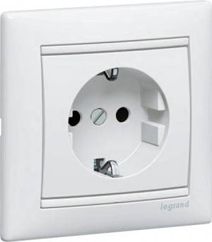 

Механизм розетки с заземлением, Legrand Valena Classic белый