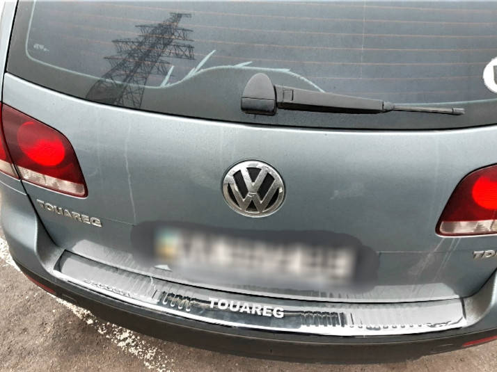 

Накладка на задний бампер Volkswagen Touareg (2003-2010) с загибом и с надписью