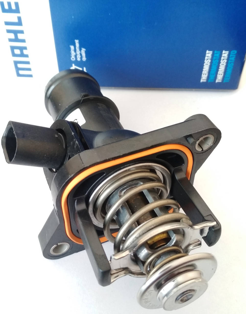 

Термостат ( корпус термостата патрубок ) Шкода Октавия ТУР Skoda Octavia Tour бензин 1.6 BFQ SkodaMag Винница