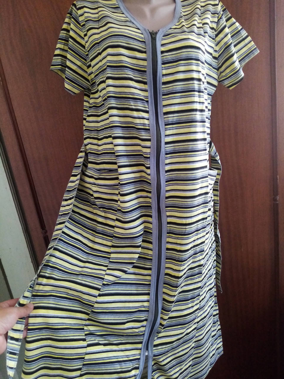 

Халат на молнии р,50-52, Разные цвета