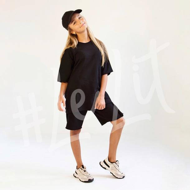 

Детский осенний костюм Оверсайз Черный от ТМ «LeLIT» шорты + футболка.