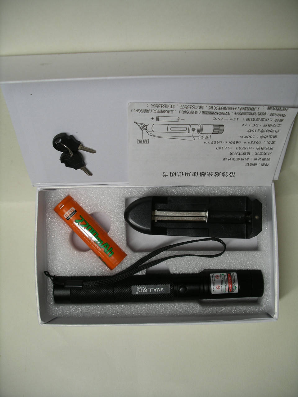 

Указка laser 303 green, лазерная указка с насадками, зеленый луч