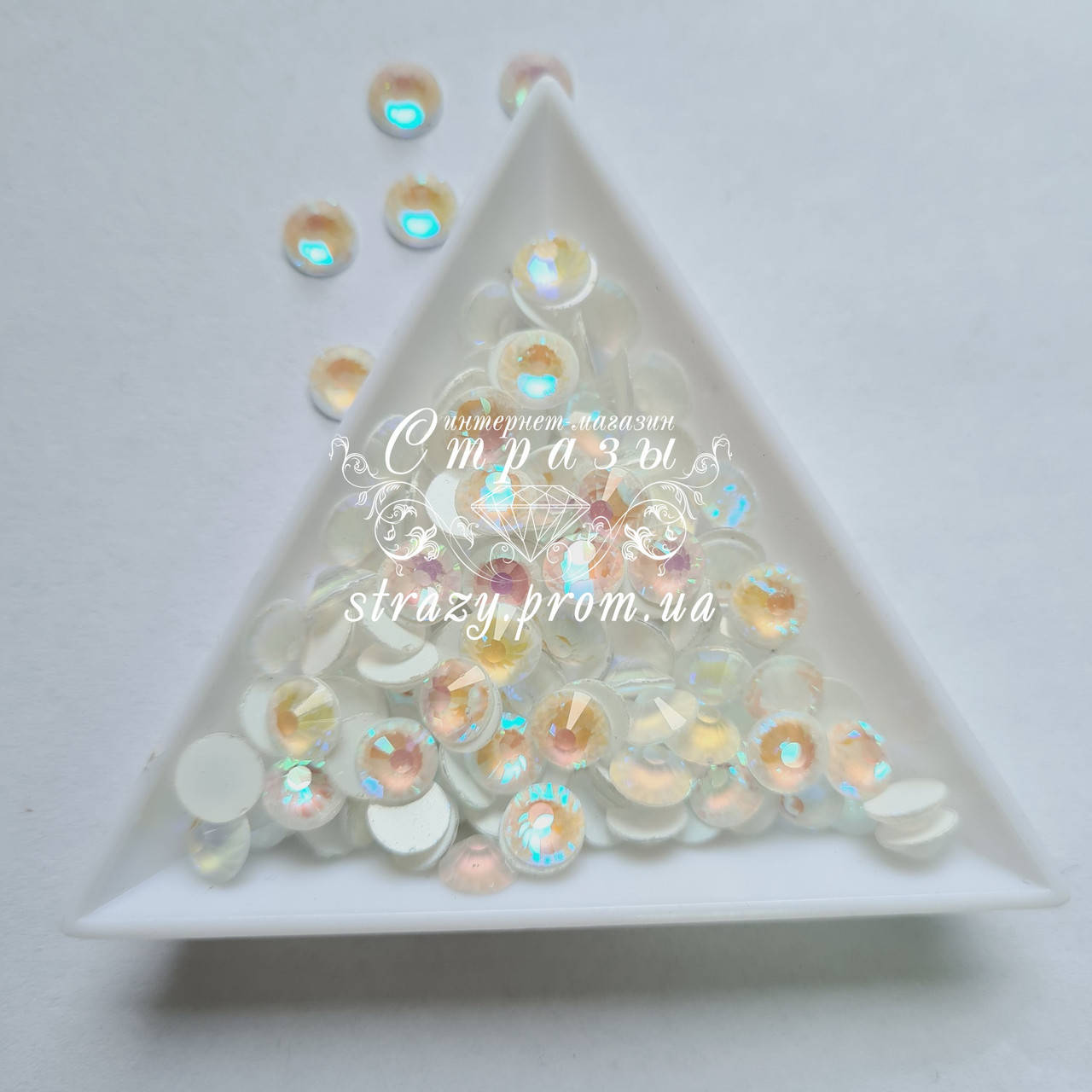 

Стразы ss16 Crystal Electric White DeLite 100шт. (4,0мм)