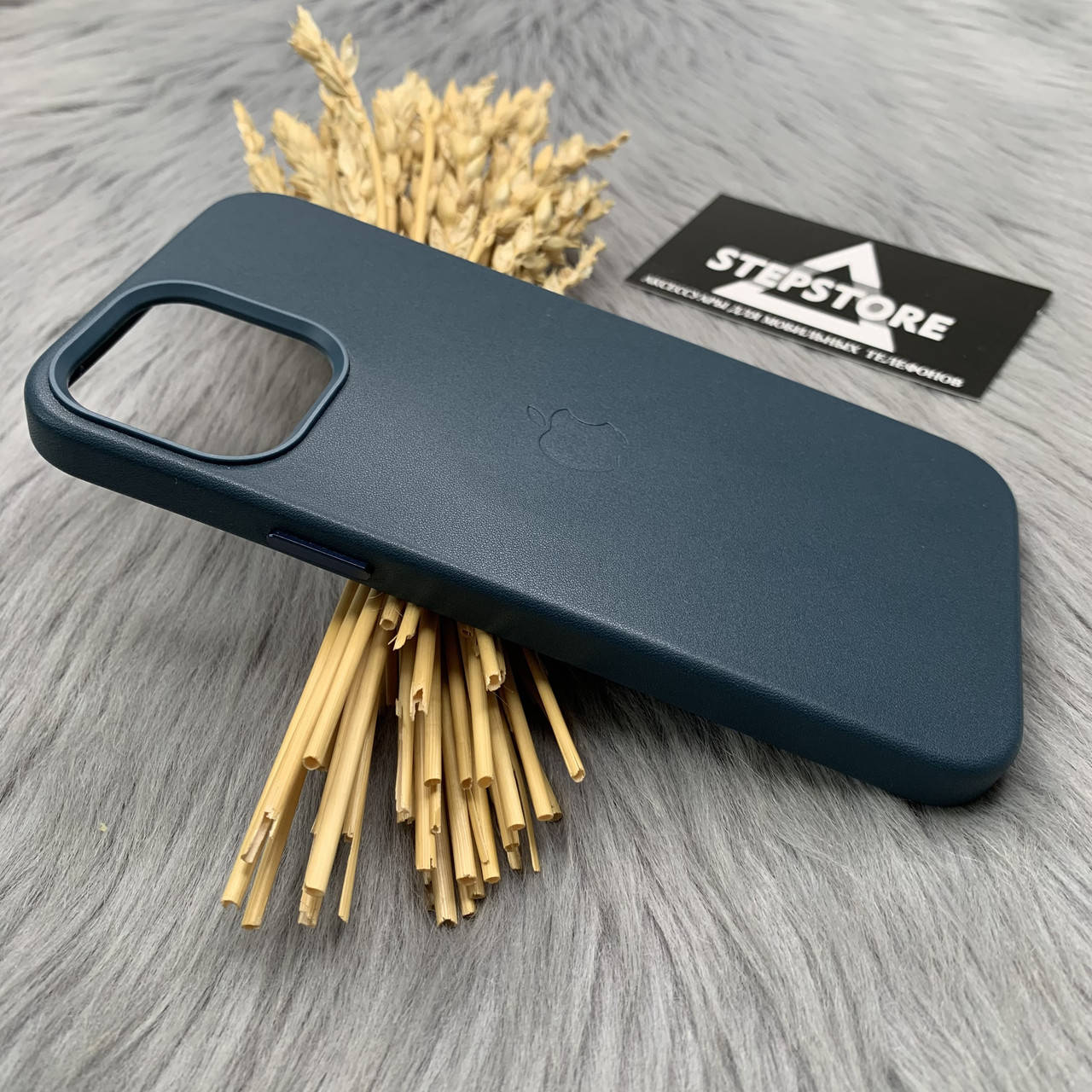 

Чехол Leather Case с Magsafe для Iphone 13 pro max с натуральной кожи с закрытым низом без анимации 2. Синий