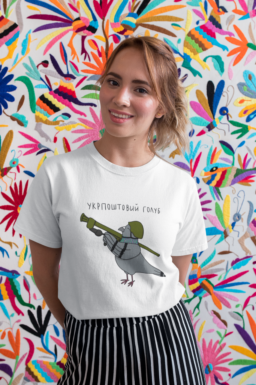 

Женская патриотическая футболка - УКРПОШТОВИЙ ГОЛУБ., Белый