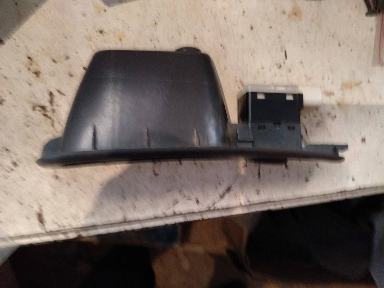 

Кнопка задней левой двери Ланос Сенс Т-150