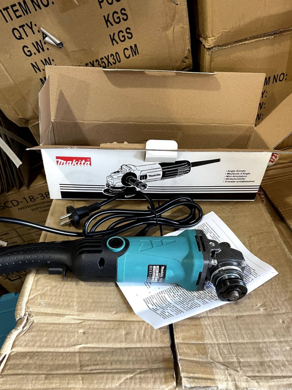 

Болгарка с регулястором оборотов Makita RV7528 125 круг УШМ
