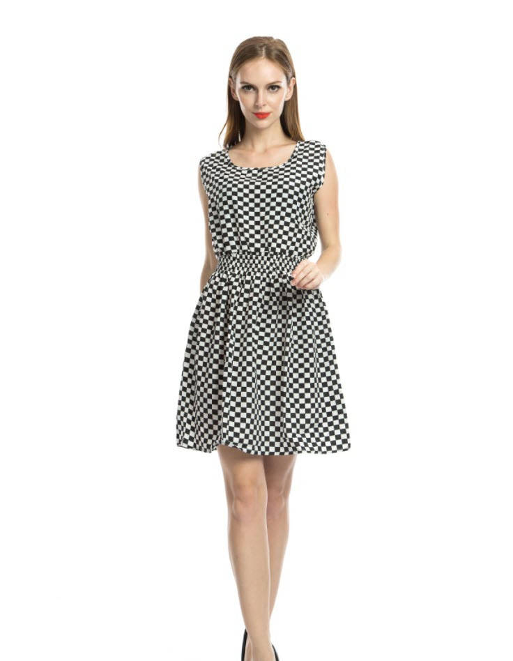 

Стильный легкий сарафан в шахматную клетку